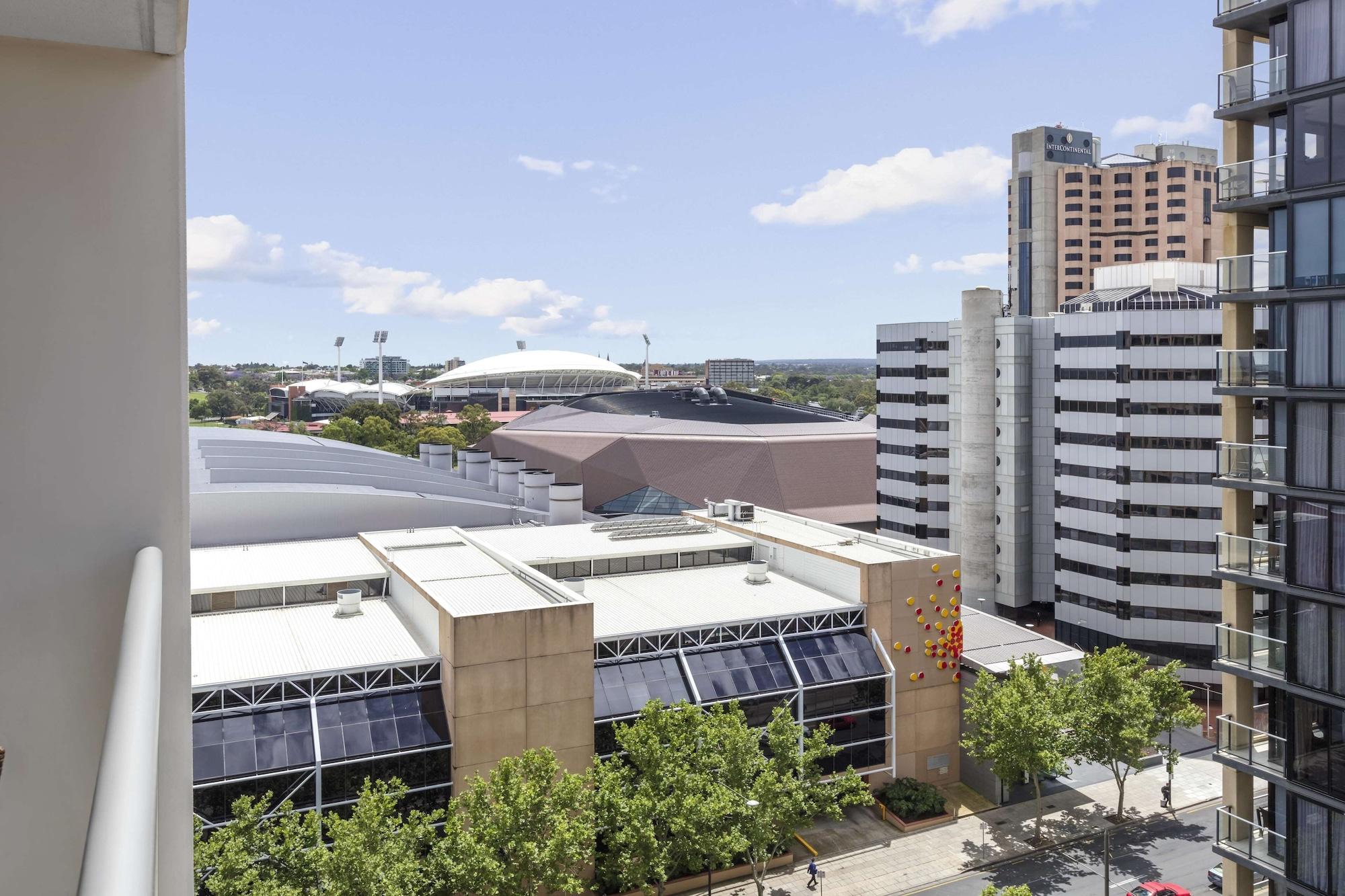 Oaks Adelaide Embassy Suites Bagian luar foto