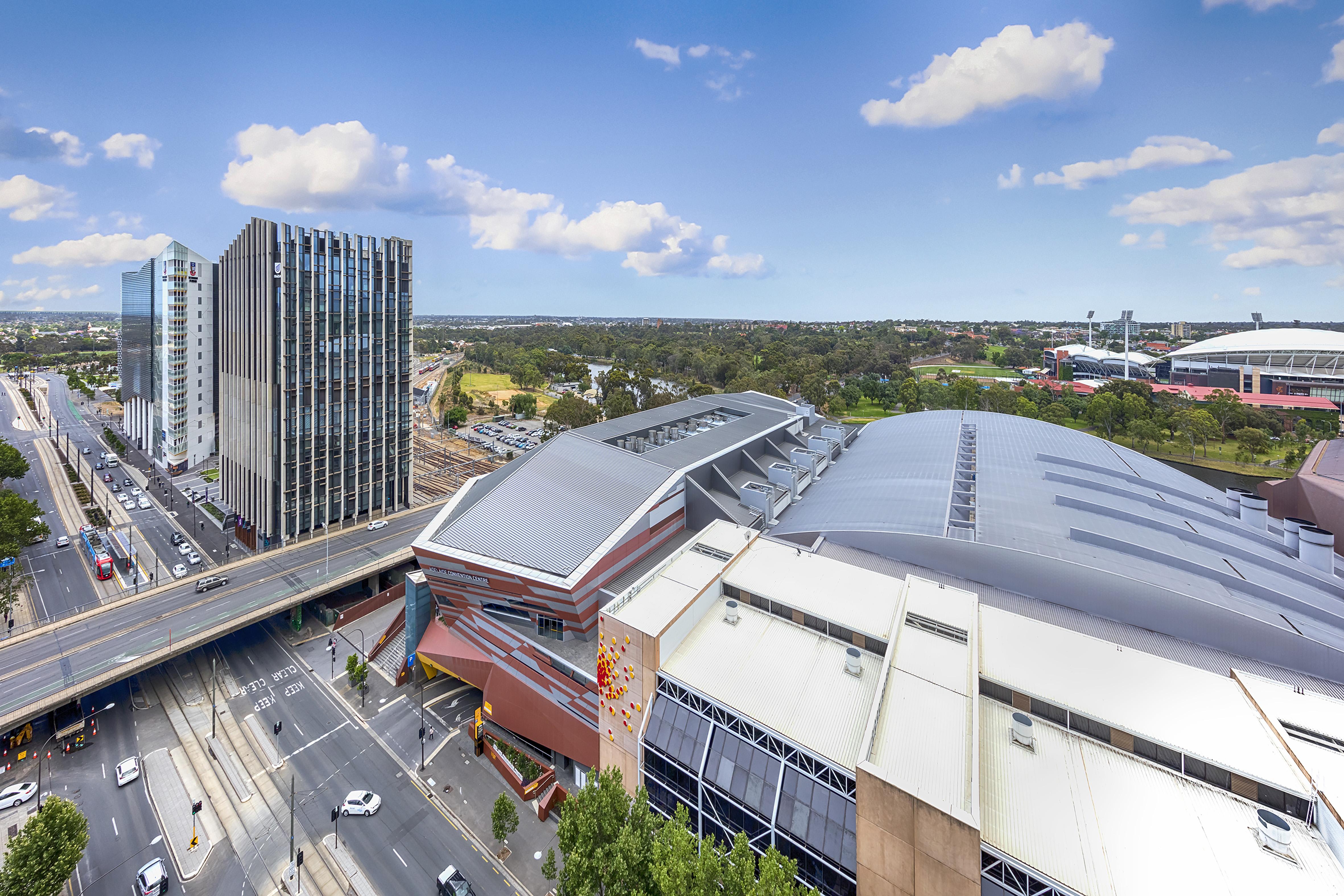 Oaks Adelaide Embassy Suites Bagian luar foto